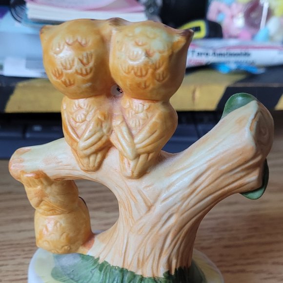 Vintage "No One's Perfect!" Owl Figurine Hanging Upside Down - Picture 2 of 4